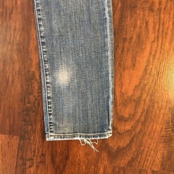 Lucky Brand Slim Fit Blue Distressed Jeans Size: 28X32 - Picture 9 of 12